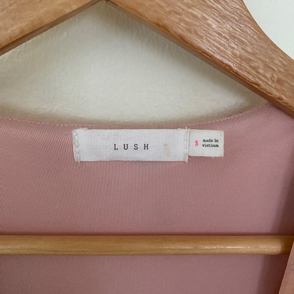 Lush floral wrap dress - Picture 8 of 9